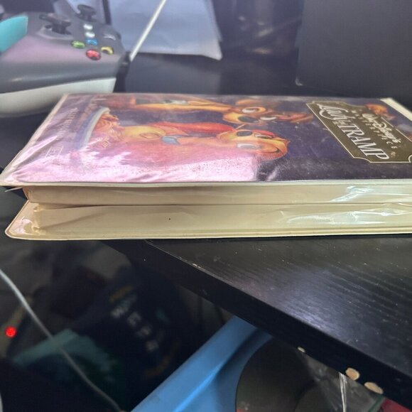 Disney Lady and the Tramp Clamshell VHS 1998 - Picture 2 of 7